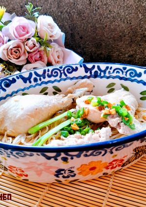 Hình của món Mì Chũ khô trộn gà.