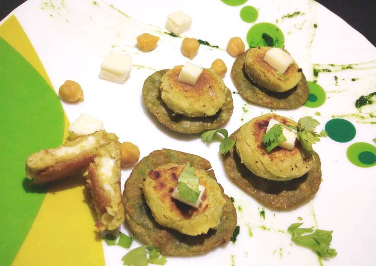 Recipe of Award-winning Palak bytes with cheese falafal