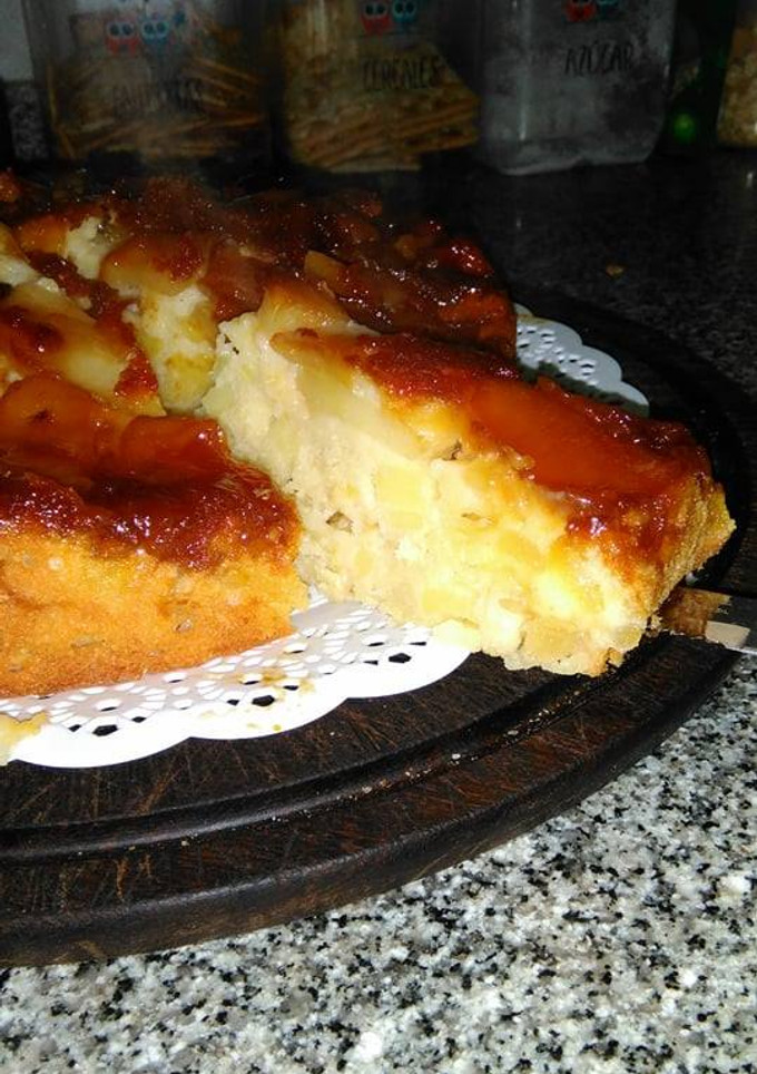 Una foto de Torta húmeda invertida de manzanas