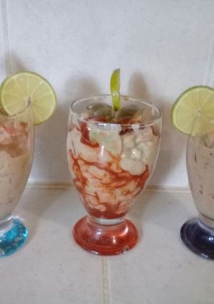 Una foto de Cóctel de camarones 🍤🍤🍤