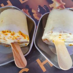 A picture of Malai matka kulfi.