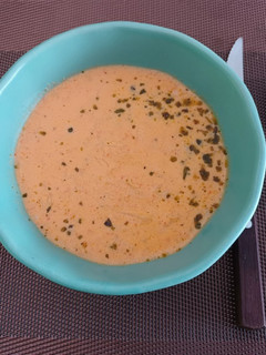 Una foto de Sopa de papa en crema de Pimiento Morrón Rojo