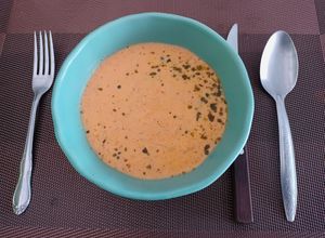 Una foto de Sopa de papa en crema de Pimiento Morrón Rojo