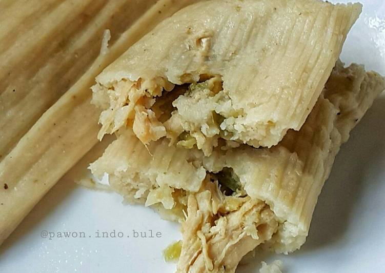 Steps to Make Quick Chicken in Salsa Verde Tamales