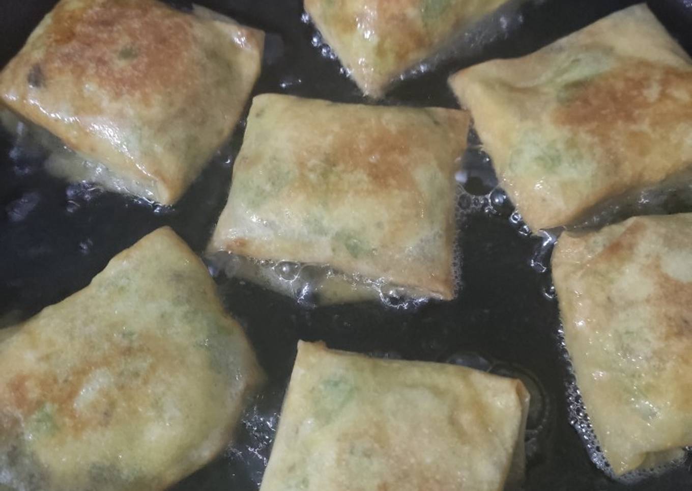 Martabak Telur Isi Kare Daging dan Jamur Kancing