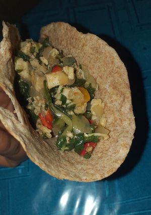 Una foto de Fajita integral de pollo y verdura