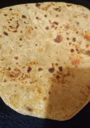 लेफ्ट ओवर गाजर की सब्जी का पराठा (Leftover gajar ki sabji ka paratha recipe in Hindi) रेसिपी मुख्य फोटो