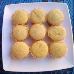 A picture of Vanilla cupcakes.