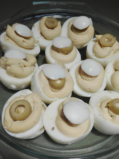 Una foto de Huevos rellenos con anchoas