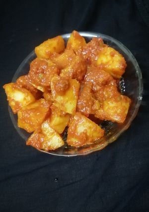 લસણીયા બટાકા (Lasaniya Bataka Recipe In Gujarati) રેસીપી મુખ્ય ફોટો