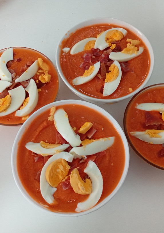 Una foto de Salmorejo cordobés hecho a mi manera