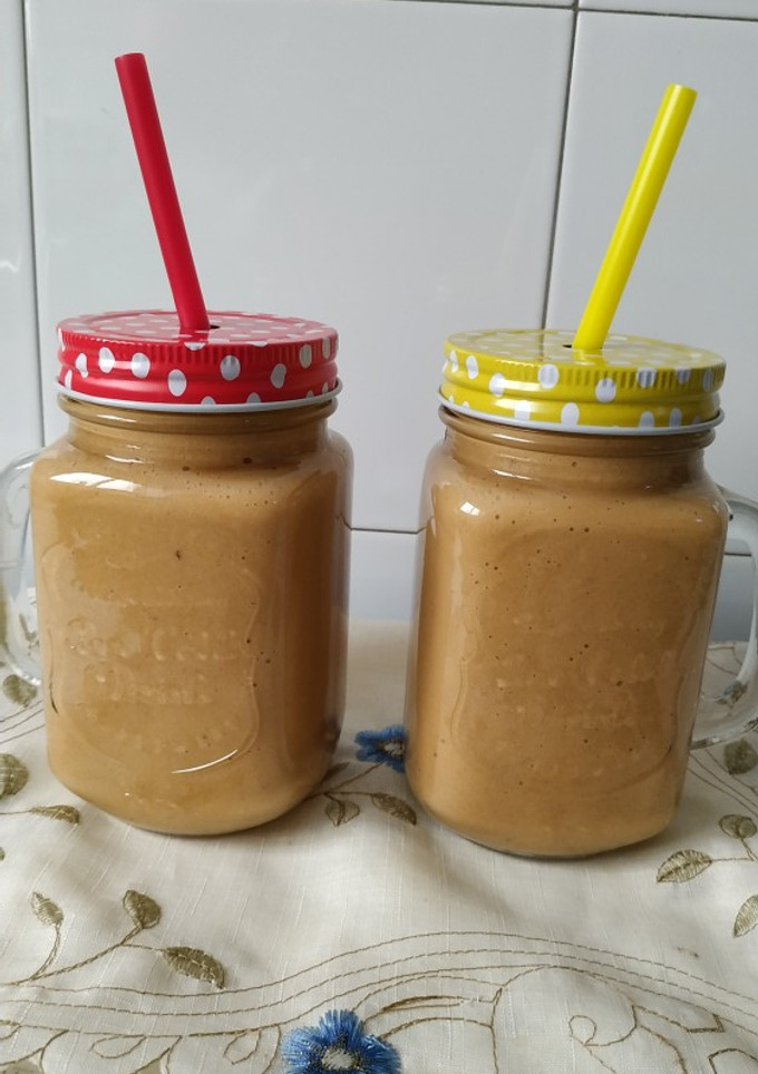 Una foto de Batido de plátano y melocotón