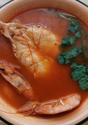Una foto de Caldo de pescado 🐟🍲
