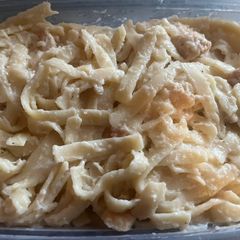 A picture of Chicken Fettuccine Alfredo.
