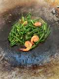 ดอกหอมผัดกุ้ง