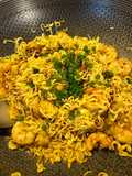 Noodle con gamberi al curry rapidissimo