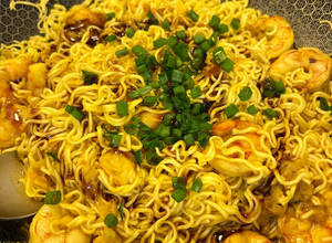 Foto di Noodle con gamberi al curry rapidissimo