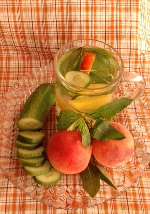 عکسی از دستور دیتاکس واتر هلو و نعنا 🍑🌿