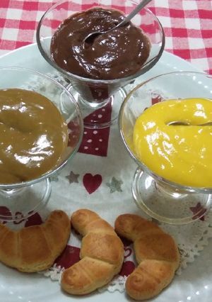 Foto di Tris di creme.. Pasticcera, cioccolato e caffè
