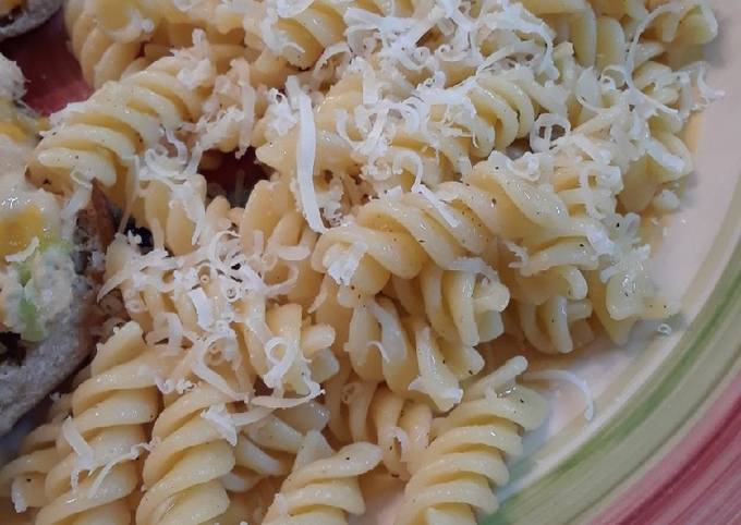 Recipe of Favorite Garlic Buttered Pasta for Vegetarian Recipe
