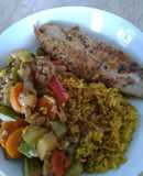 Reineta al horno con arroz integral y verduras guisadas