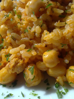 Una foto de Arroz con garbanzos y atún fussioncook