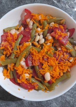 عکسی از دستور سالاد لوبیا سبز رژیمی