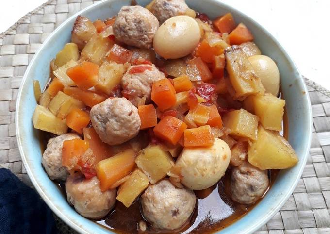 Resep termudah membuat Bistik Bola Bola Daging ala Pak Darmo dijamin sedap