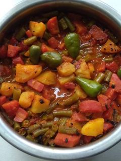 পাঁচমিশালি সবজি কারি রেসিপির প্রধান ছবি