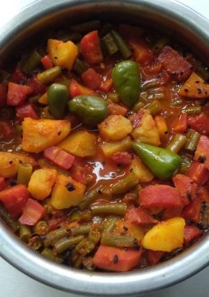 পাঁচমিশালি সবজি কারি রেসিপির প্রধান ছবি