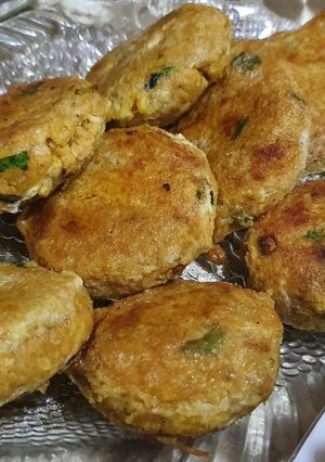 A picture of Chicken shami kabab.