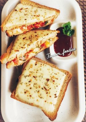 A picture of Grill pizza toast.