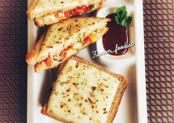 Grill pizza toast