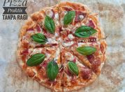 Gambar adonan pizza segitiga biru