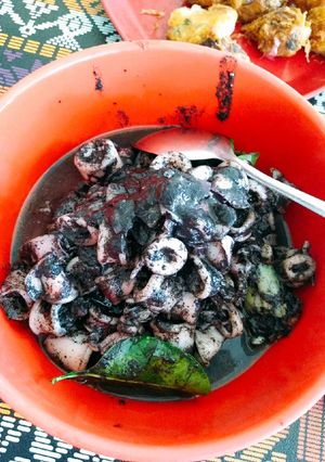 Foto resep Cumi item super easy