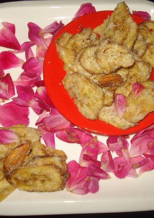 A picture of Raw banana sweet chips -Kache Kele Ke Meethe Chips.