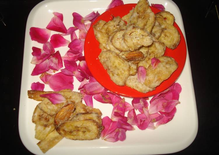 Easiest Way to Prepare Homemade Raw banana sweet chips -Kache Kele Ke Meethe Chips