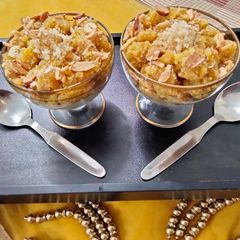 A picture of Chane ki dal ka gond wala halwa.
