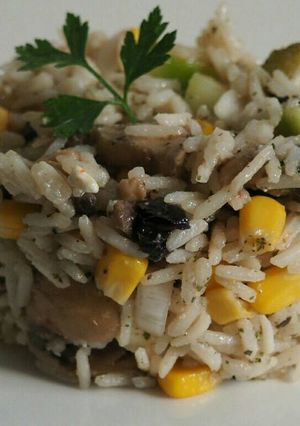 Une photo de Salade de riz végétarienne