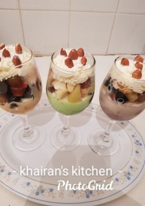 A picture of Fruits Dessert.