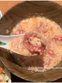 電鍋料理—一顆蕃茄蛋花湯 的食譜成品照片