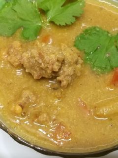 தட்டப்பயறு வடகறி 🥘🥘😋😋(Thattapayaru vadacurry recipe in tamil) செய்முறை முக்கிய புகைப்படம்