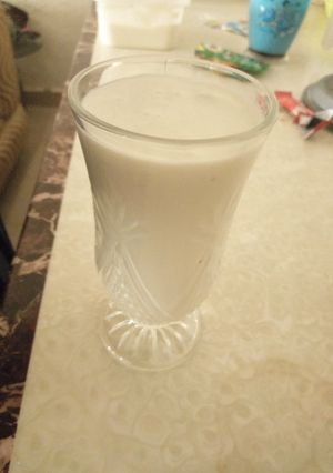 A picture of Apple milk shake.