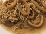 Fideos chinos con frutos del mar
