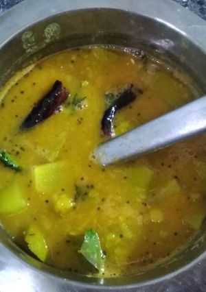 மாங்காய் சாம்பார் (Maankaai sambar recipe in tamil) செய்முறை முக்கிய புகைப்படம்