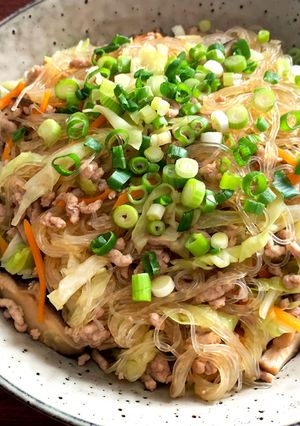 A picture of Stir-fried Harusame & Pork.