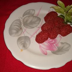A picture of Lichi shaped sandesh.