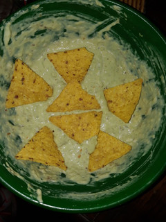 Una foto de Guacamole con nachos