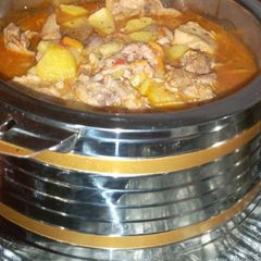 A picture of Chicken n potatoes pepper soup.