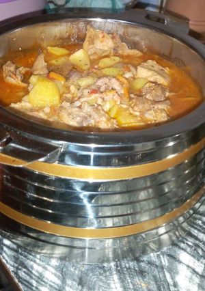 A picture of Chicken n potatoes pepper soup.